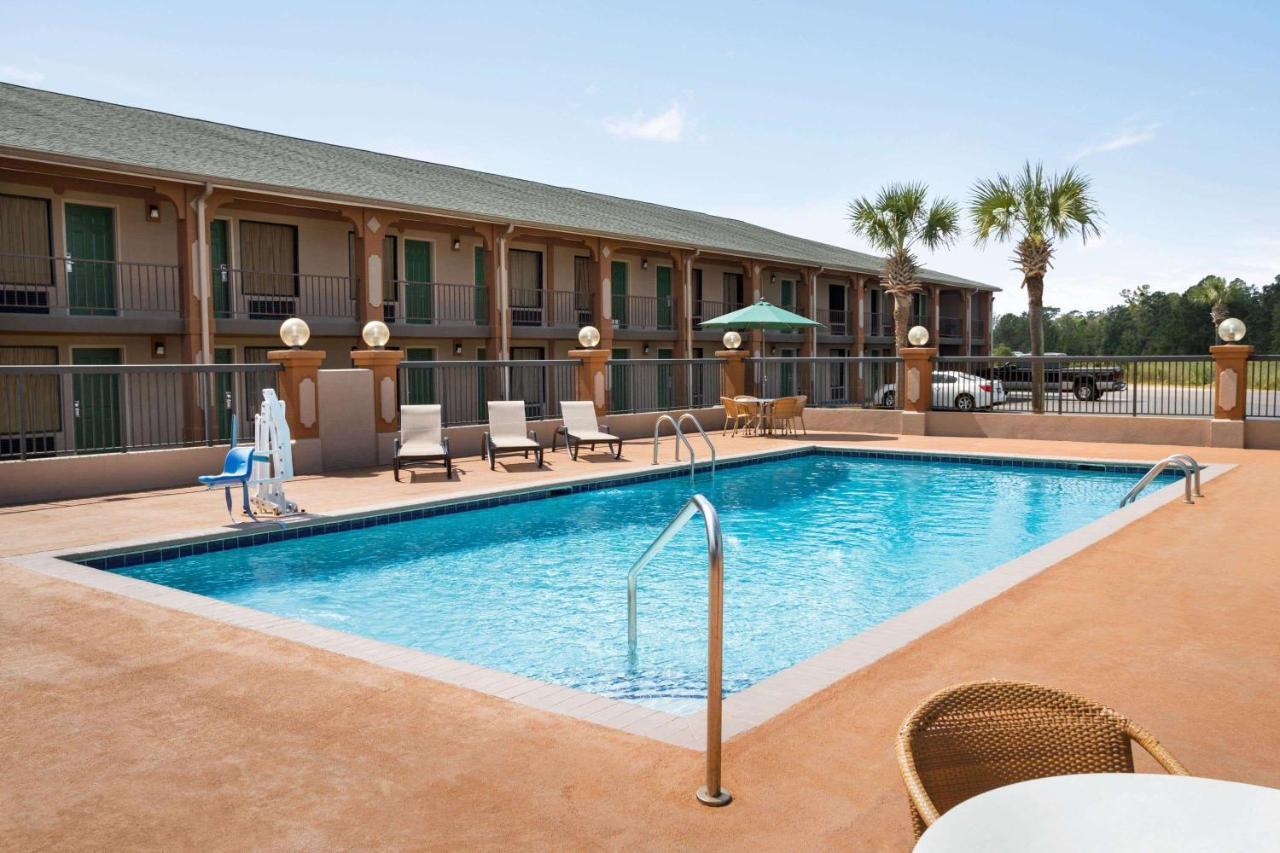 Days Inn By Wyndham Hardeeville/ I-95 State Line Exterior foto